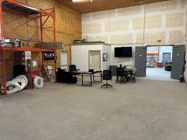 1click-ottawa-warehouse-office